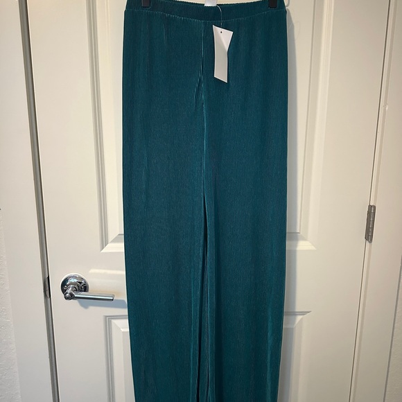 Ro & De Teal Pleated Set - Picture 7 of 7